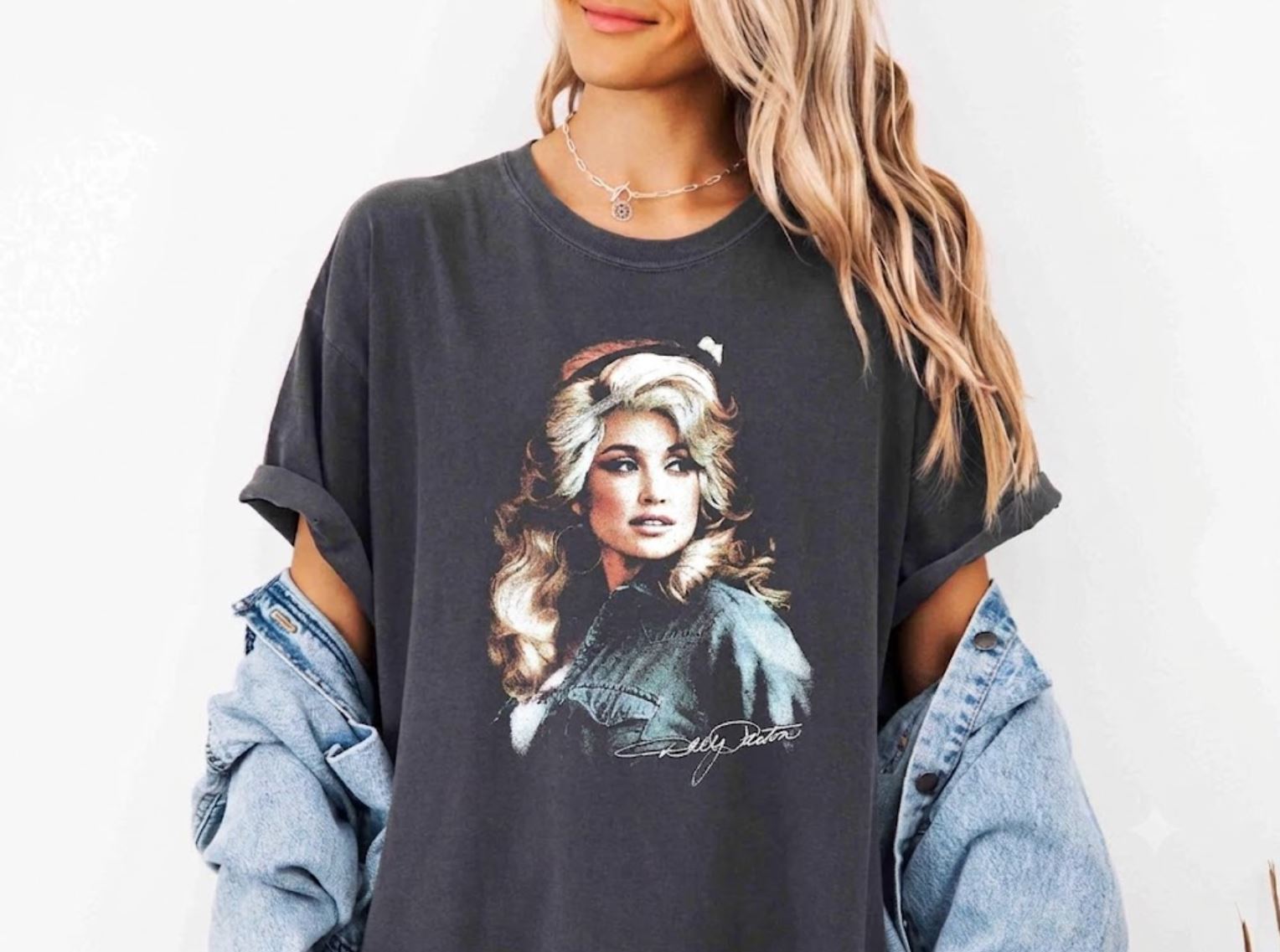 Dolly Parton Signature Vintage Graphic Shirt